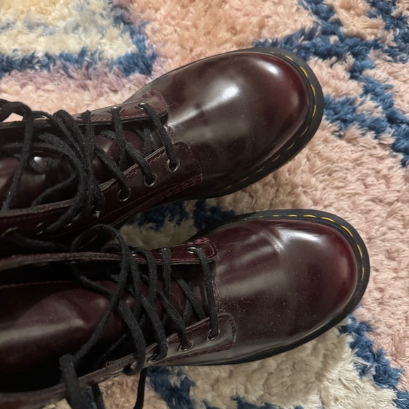 Dr Martens VEGAN 1460 LACE UP BOOTS Cherry Red — Oxford Rub Off Size L 7 - Picture 3 of 13